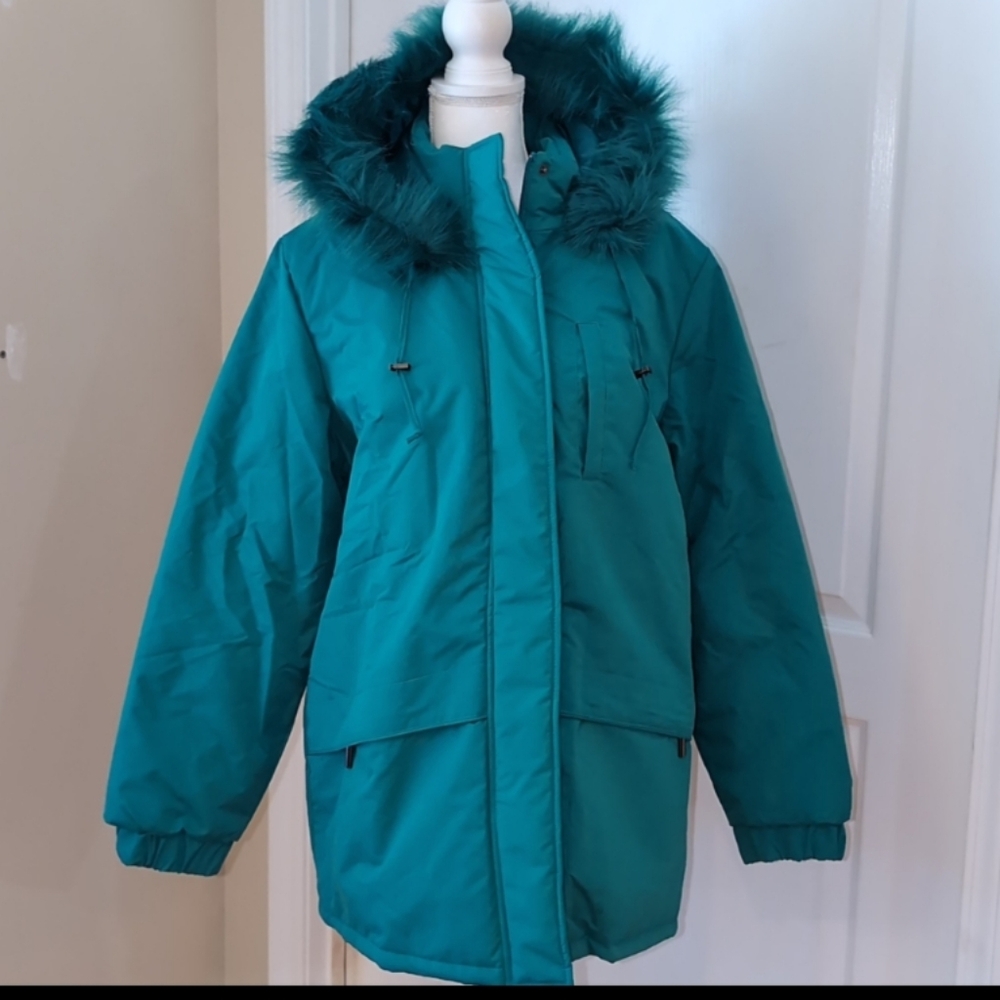 Tudor Court Women's Teal Winter Hooded Coat. Size Large. NEW